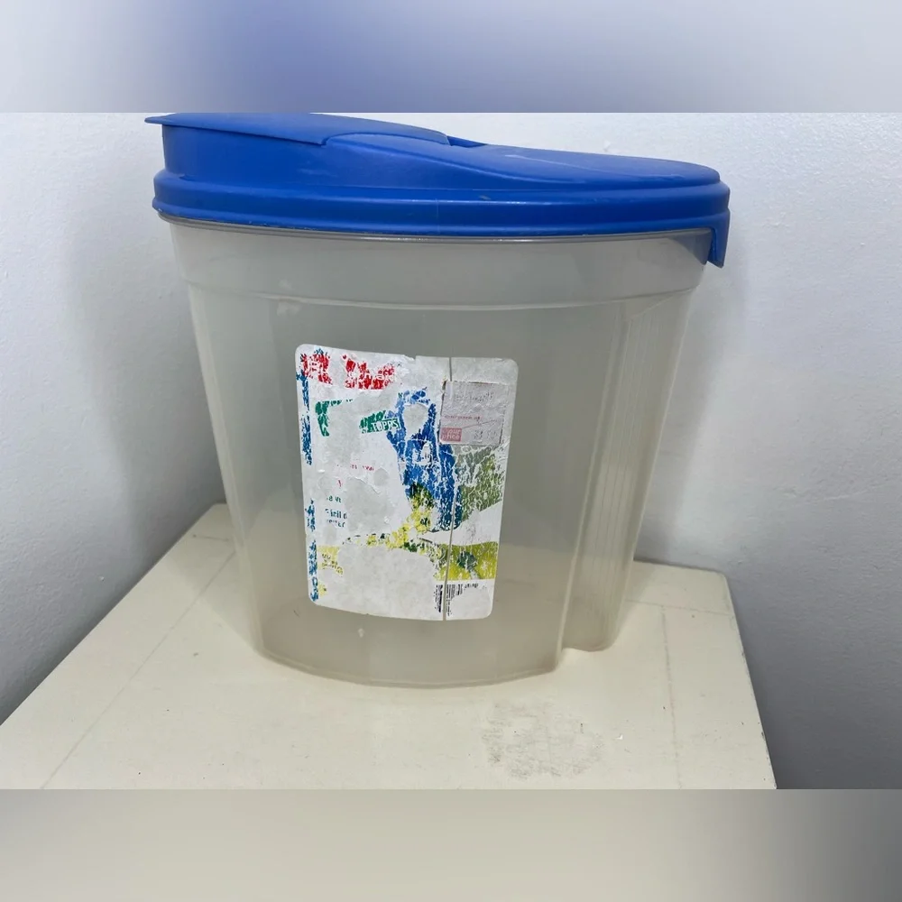 Rubbermaid Storage Container; Lid & Flap -1.5 Gallon